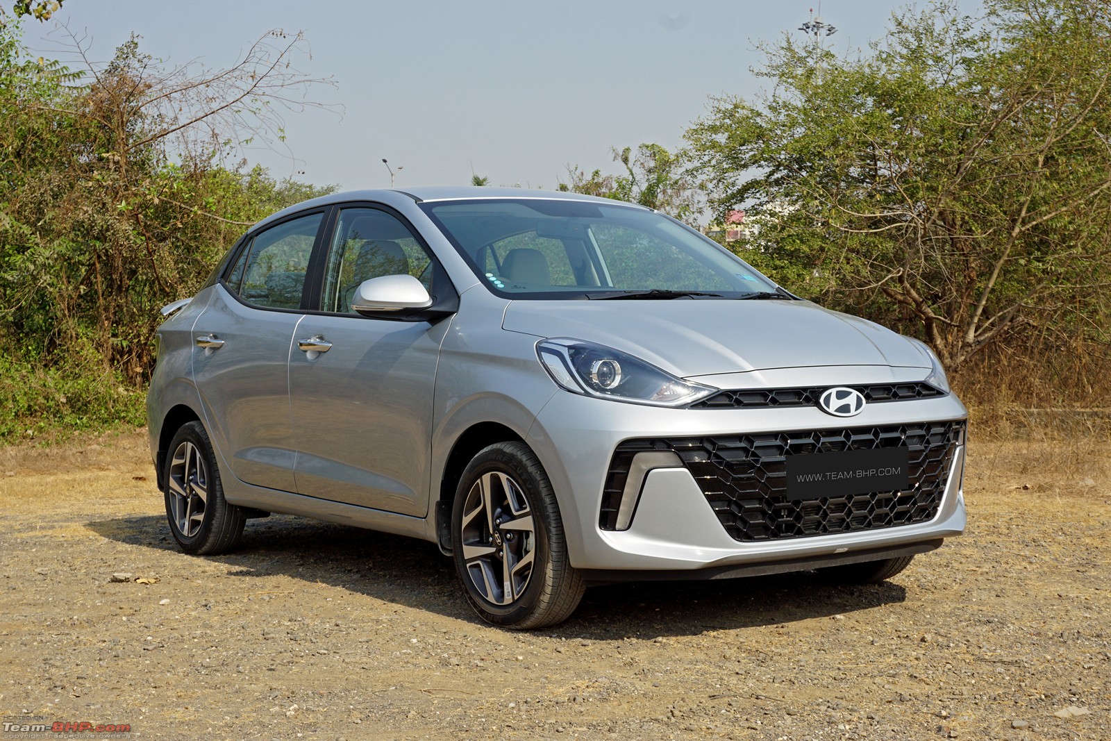 online Hyundai Aura taxi booking Service rajkot, hirasar Airport Taxi Services 